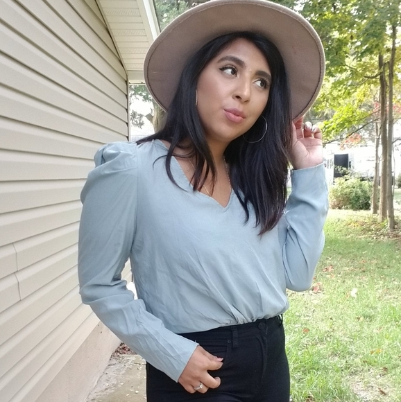 LE SAGE GREEN PUFF SLEEVE PLEATED TOP - Picture 10 of 16